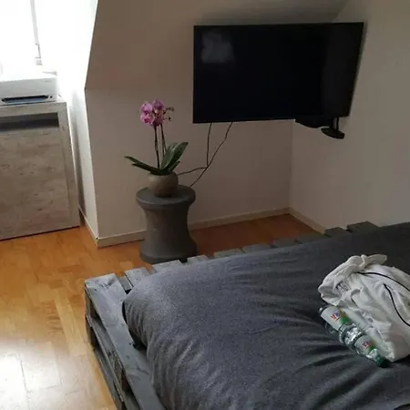 Designer With Skylineview And Air Condition * Frankfurt am Main